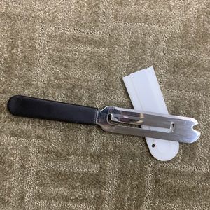 Like New Pampered Chef Stainless Cheese Knife/slicer/spreader